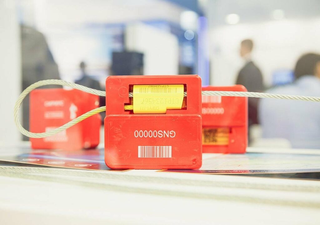 Электронные пломбы для прослеживаемости грузов и бесшовного прохождения границы